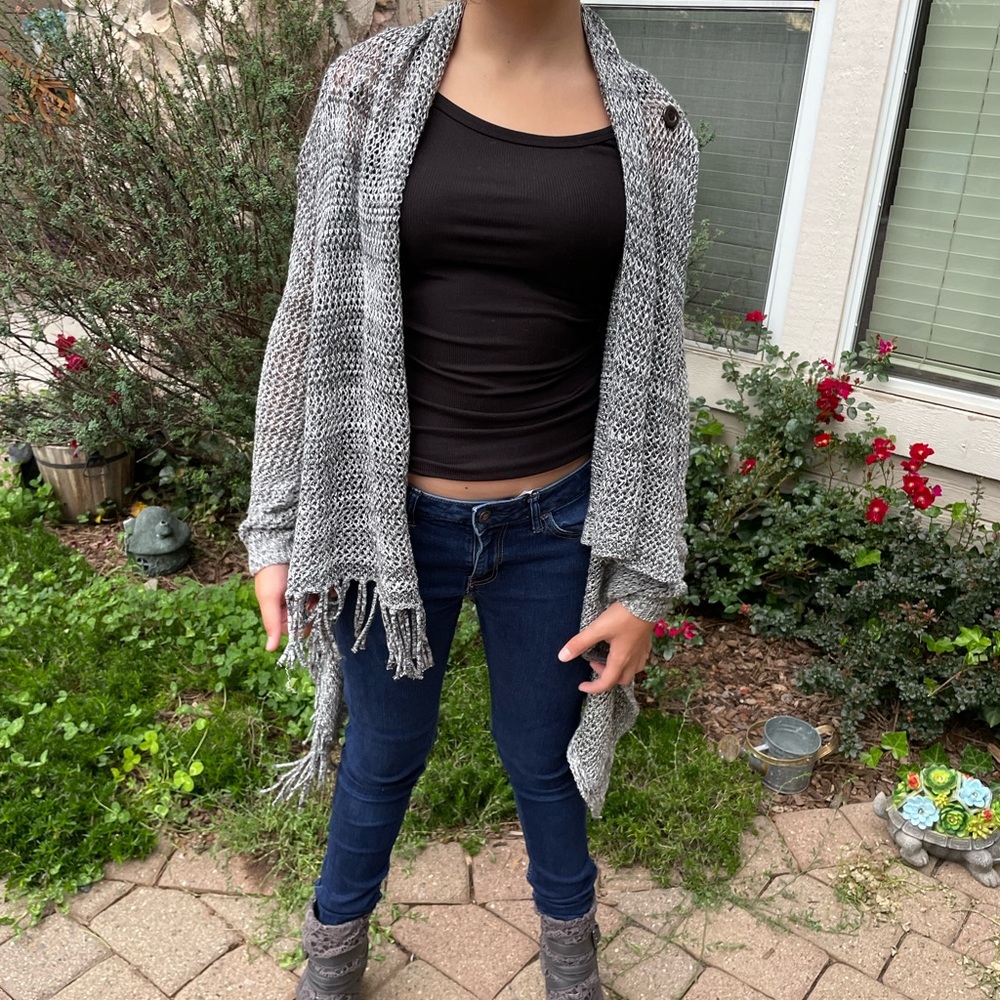 🥑2/$29~LoveStitch Grey Knit Open Wrap Cardigan~Small